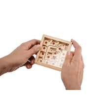 ZUKY Pine wooden labyrinth game